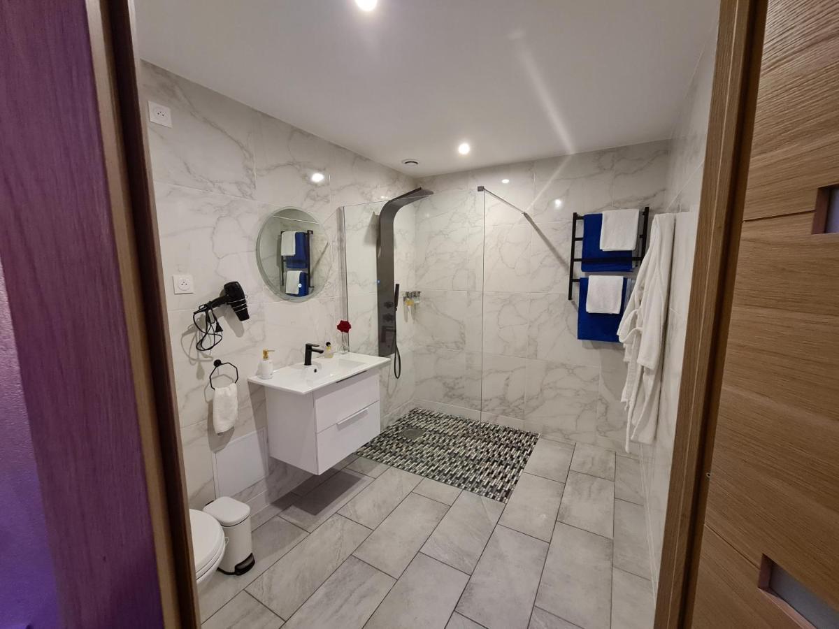 L Evasion Secrete Hotel Quarouble Kültér fotó